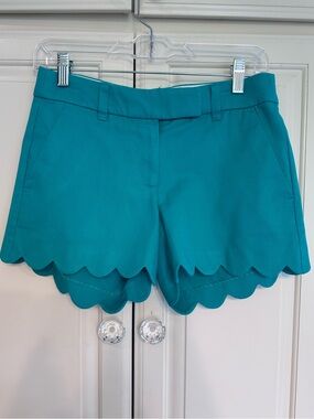 Scalloped Hem Kelly Green Shorts